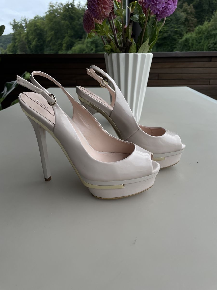 Guess Scarpe da donna: High heel shoes  – Usato da Baden venduto da TopOftheBest