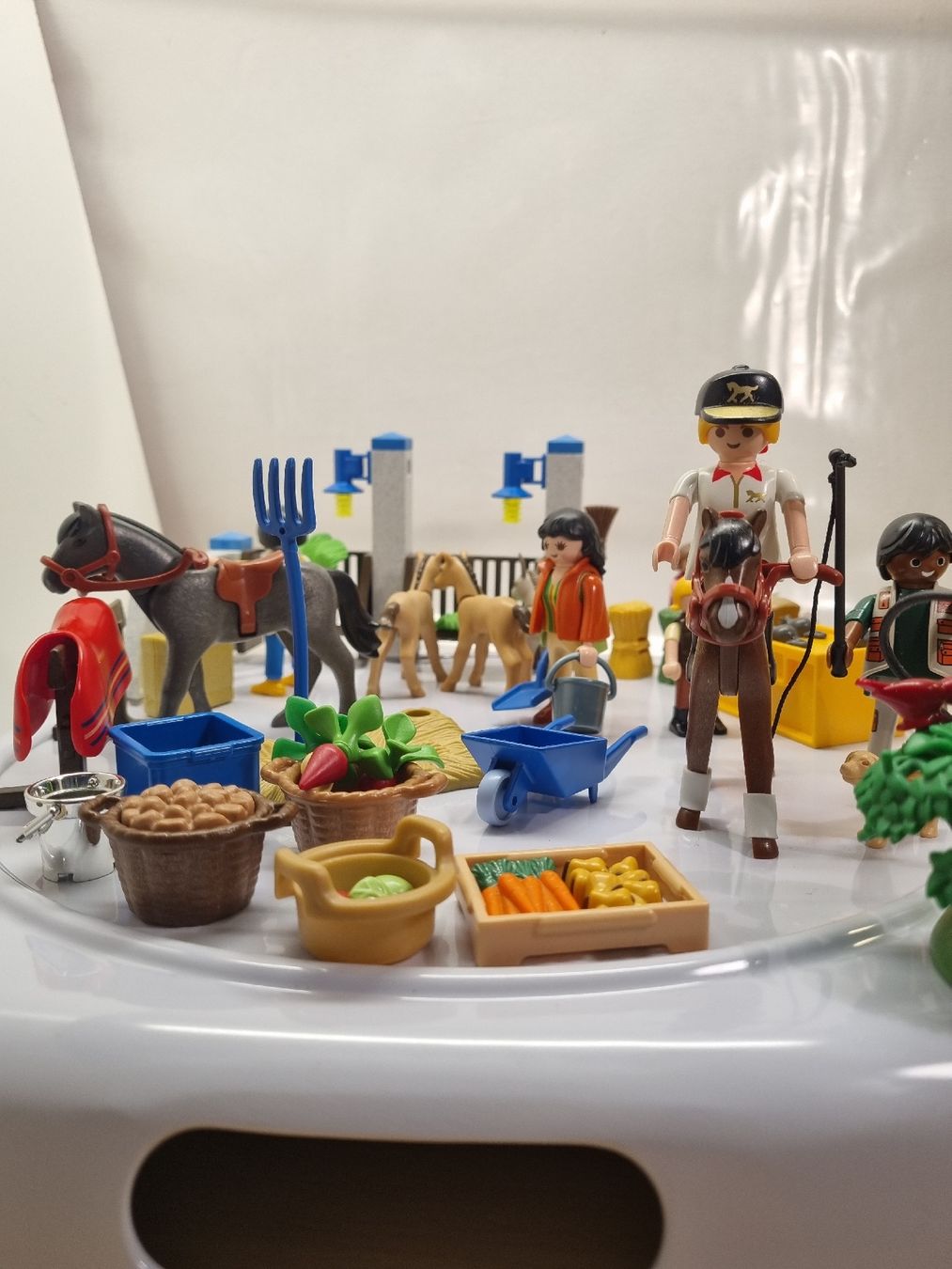 Playmobil Jouets: Playmobil Reiterstall Pferde – D'occasion à Bätterkinden par Kubrsiri 1