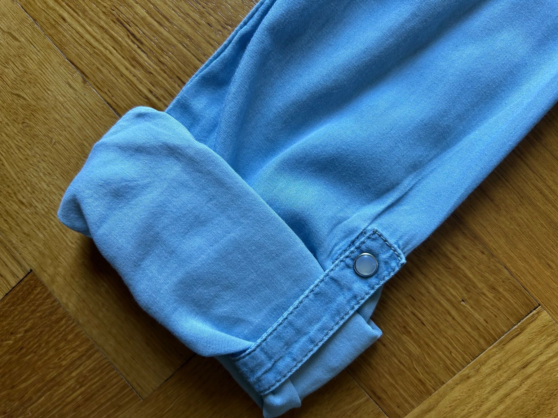 Camicette: Maternity Jeansbluse von A Pea in the Pod – Usato da Zürich venduto da lau_zb7c 1