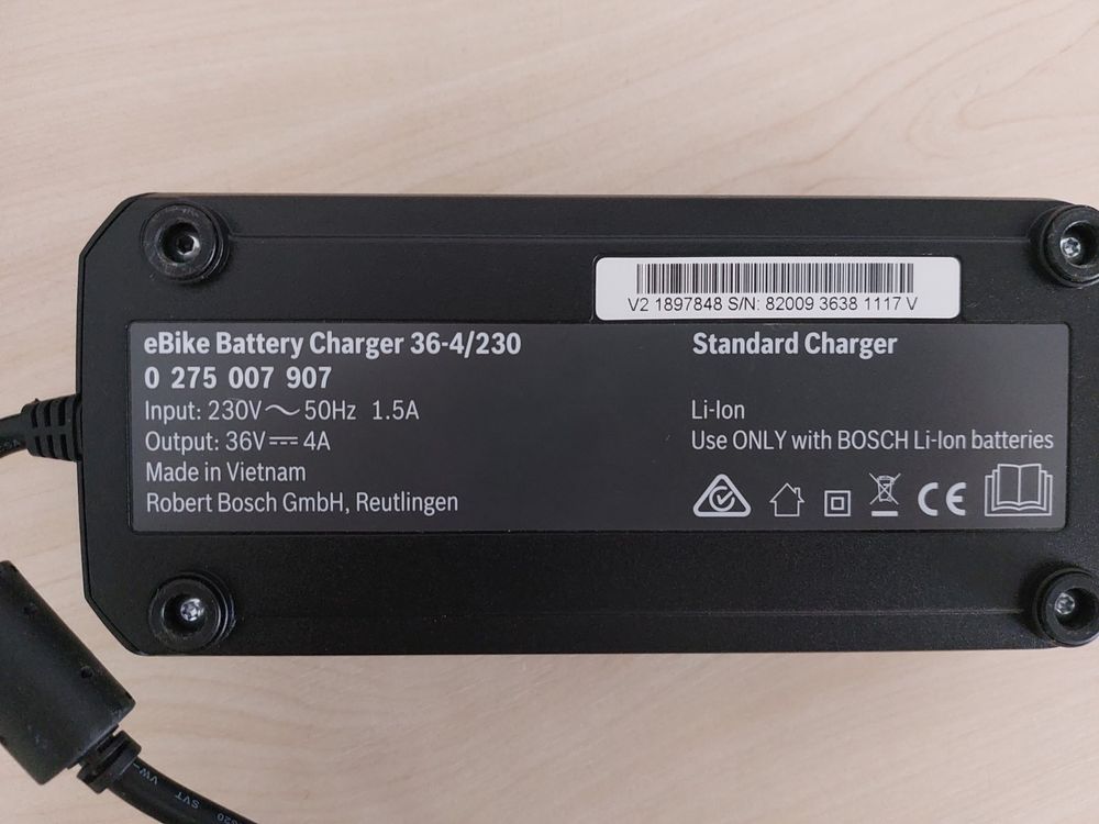 bosch-ebike-battery-charger-36-4-230-kaufen-auf-ricardo