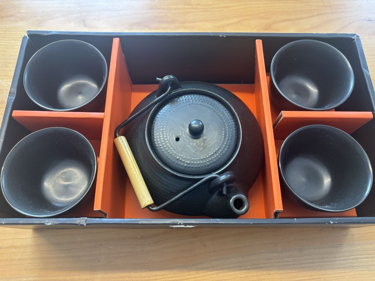 Set di piatti: Teeservice Keramik – Nuovo e nell'imballaggio originale da Schaffhausen venduto da Josh01