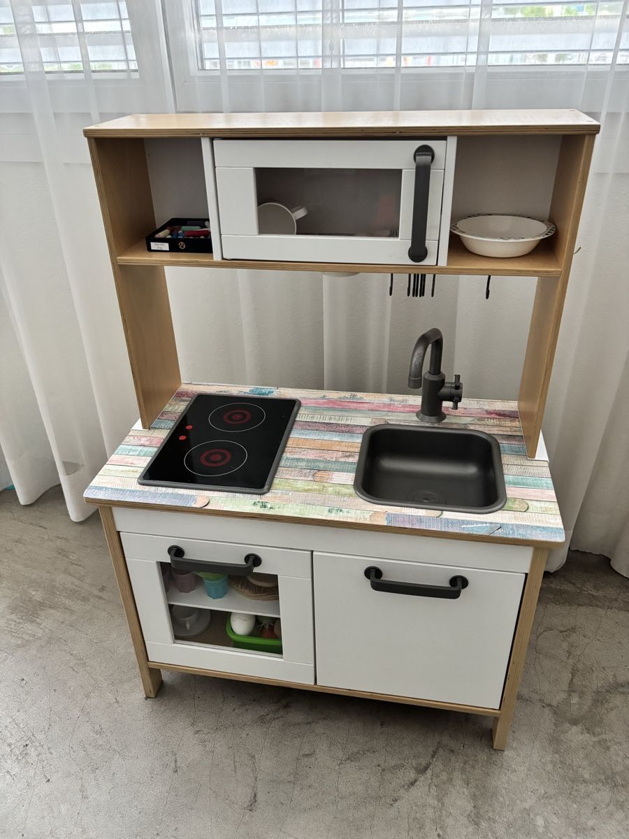 Ikea Giocattoli: Ikea Kinderküche mit Zubehör – Usato da Emmen venduto da H.Bettina