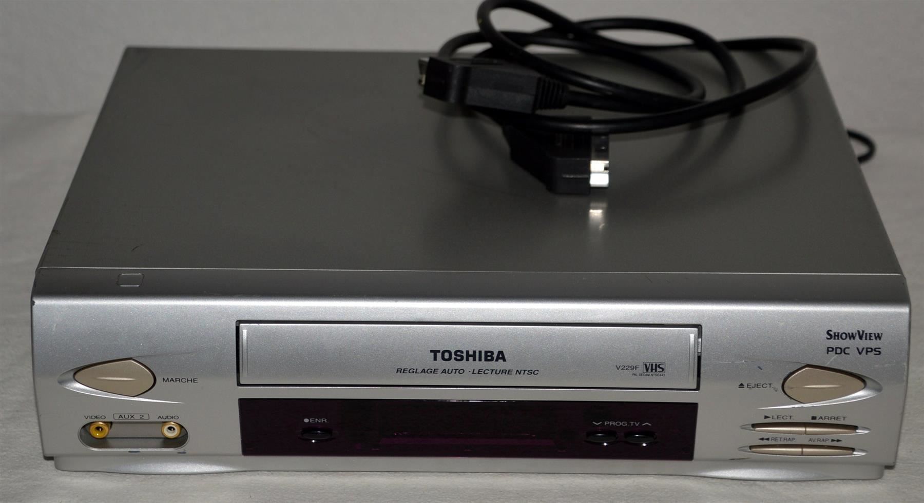 Toshiba Registratori: Videorecorder VHS Toshiba V-229F magnétoscope – Usato da Collonges venduto da arashee