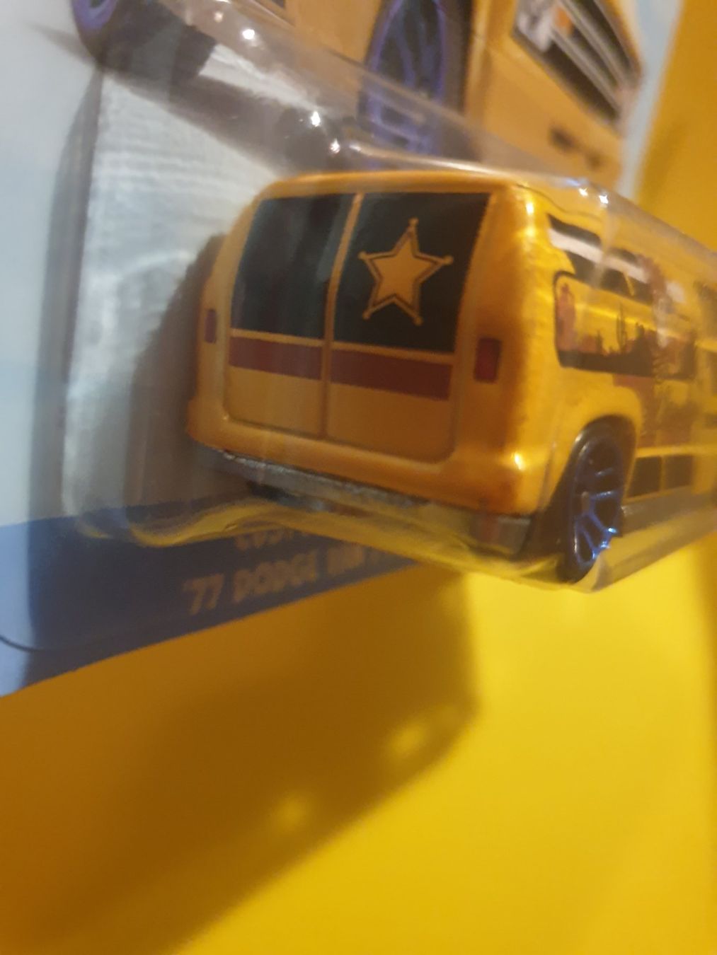 Hot Wheels Modellini d'auto: Hot Wheels CUSTOM '77 DODGE VAN – Nuovo e nell'imballaggio originale da Oftringen venduto da Rotor 4