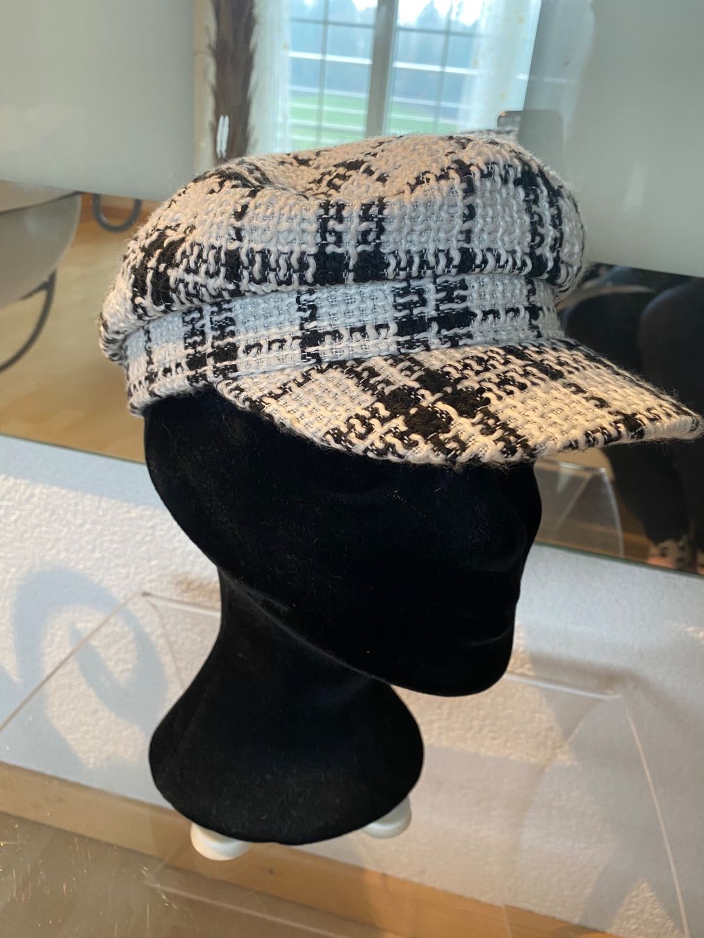 Chapeaux, bonnets & casquettes: BAKER BOY HUT WEISS/SCHWARZ  KARIERT – Neuf (Voir description) à Eschenbach SG par Lady020 1