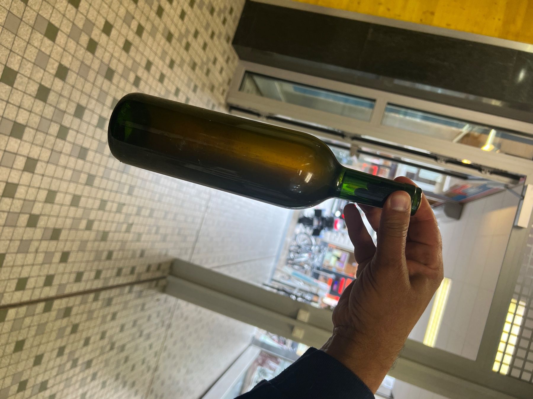 Bottiglie: BOUTEILLE SURPRISE???? – Nuovo (secondo la descrizione) da Genève venduto da Leboucheoreilles 2