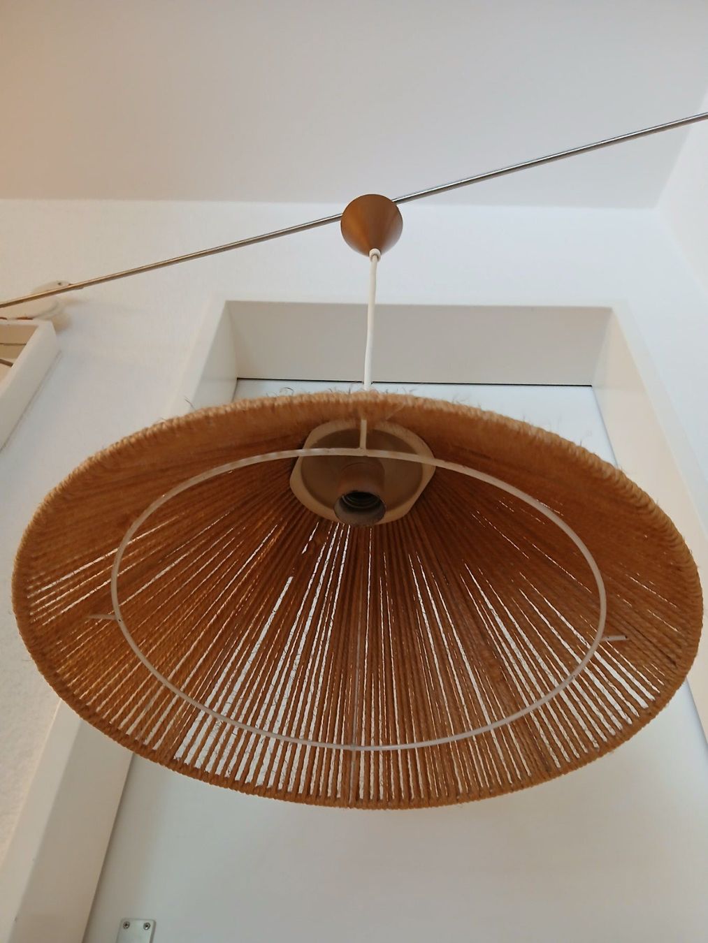 Temde Leuchten Lampadari & plafoniere: Seltene Temde Deckenleuchte 60er Holz mit Sisal – Usato da Zumikon venduto da Vollvintage 7