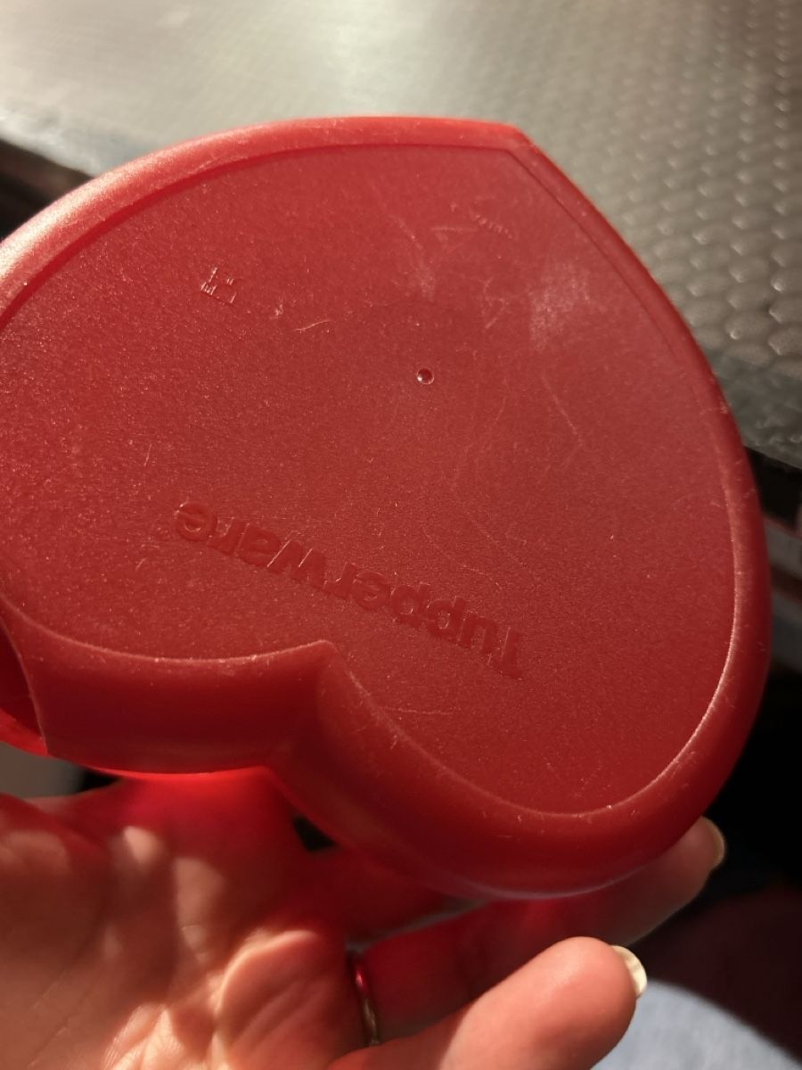 Tupperware Contenitori & Simili: Contenitore Tupperware a forma di cuore rosso usato – Usato da Neuchâtel venduto da sar_nqn7