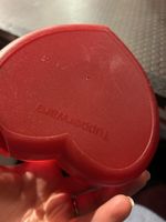 Contenitore Tupperware a forma di cuore rosso usato