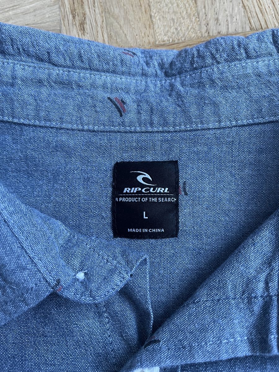 Rip Curl Camicie: Herren Langarmhemd Rip Curl gemustert blau Grösse L – Usato da Zürich venduto da Kleanthy 2