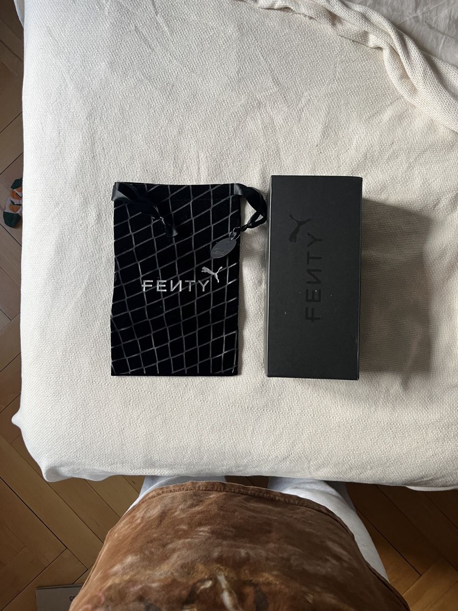 Puma Chaussures femmes: Neue Puma x Fenty Slides – Neuf (Voir description) à Zürich par Ivadodo 3
