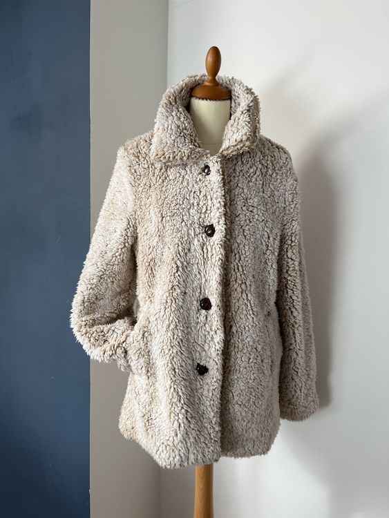Lange Teddy Mantel met Capuchon — Zacht teddy-materiaal voor warmte en comfort
