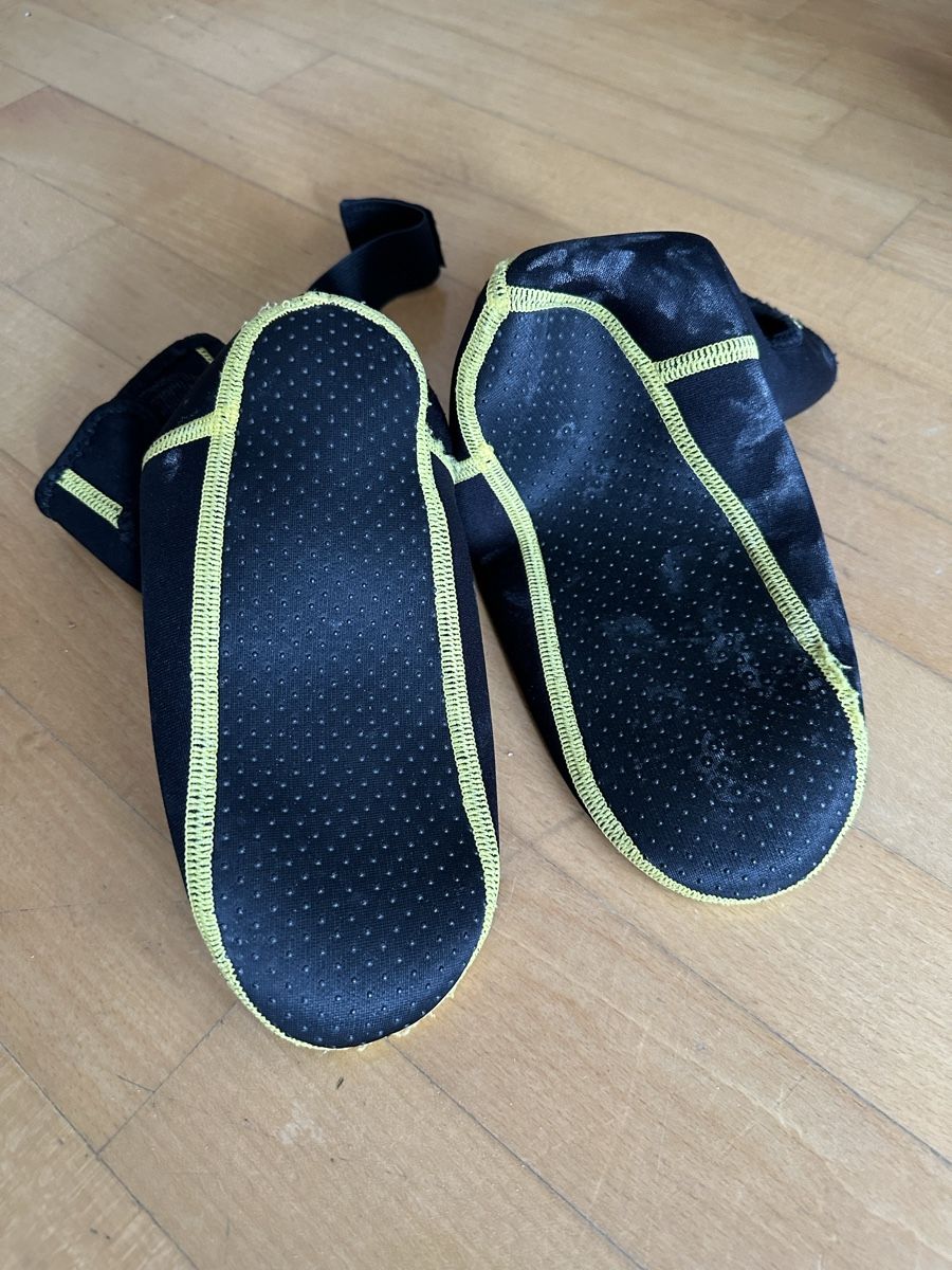 Herrenschuhe: Neopren Badeschuhe Gr. 37 – Gebraucht aus Weinfelden von Kud 1