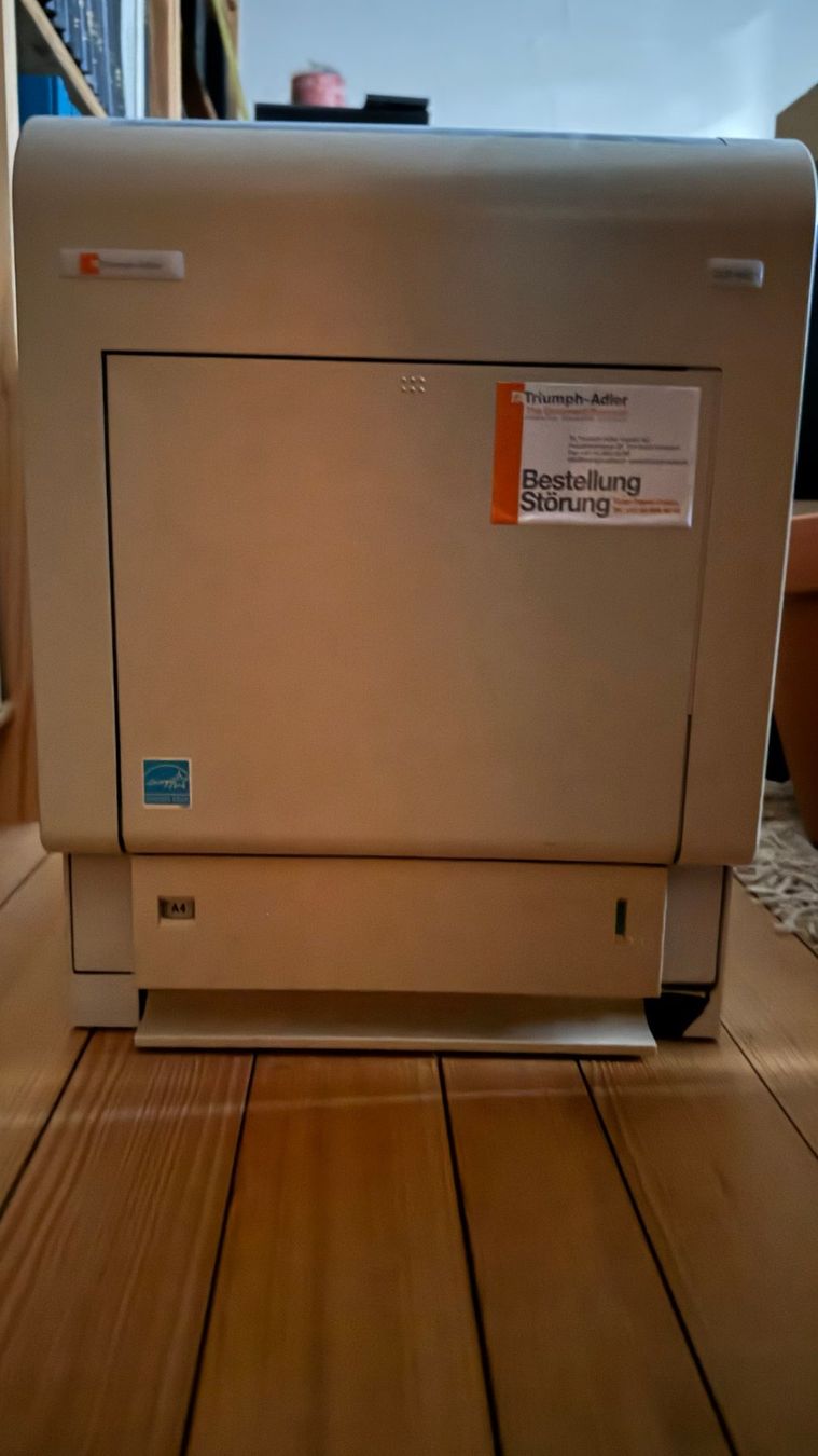 Stampanti: Triumph-Adler Laserdrucker CLP 4621 – Usato da Hünikon venduto da Hotchimin 1