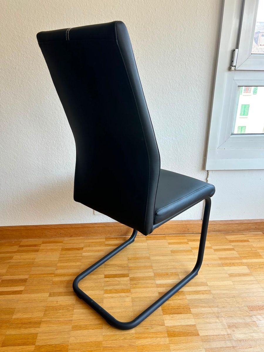 Stühle: 6 Freischwinger-Stühle, Kunstleder schwarz – Gebraucht aus Basel von giagia01 2