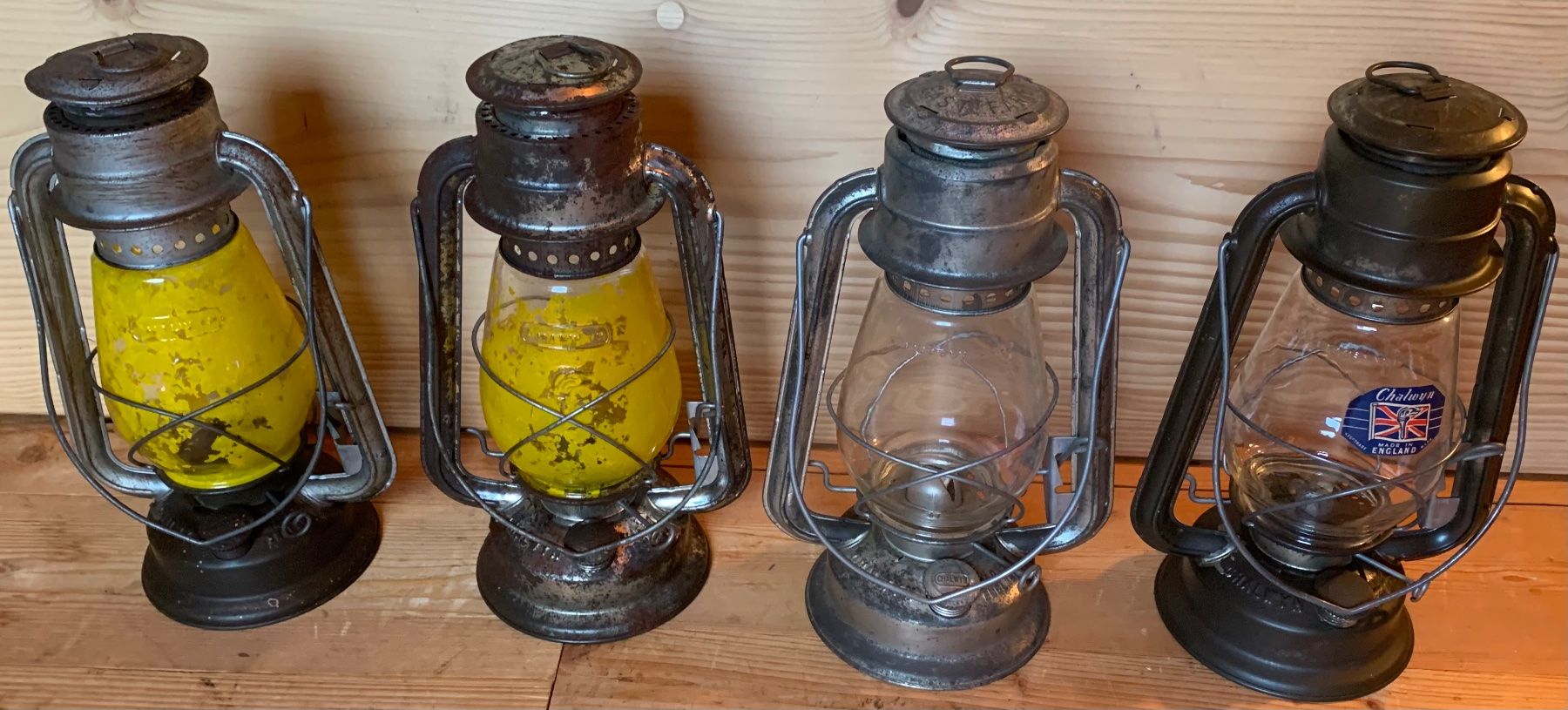 Lampes & Eclairage: 4 Petrollaternen Chalwyn der CH Armee – D'occasion à Goldingen par Bergler012