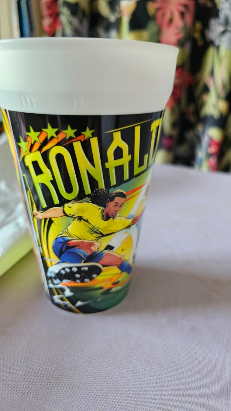 Recipients et similaires: WM26-Becher McDonald's Ronaldinho – Neuf avec emballage d'origine à Zug par alt_9p2z 1