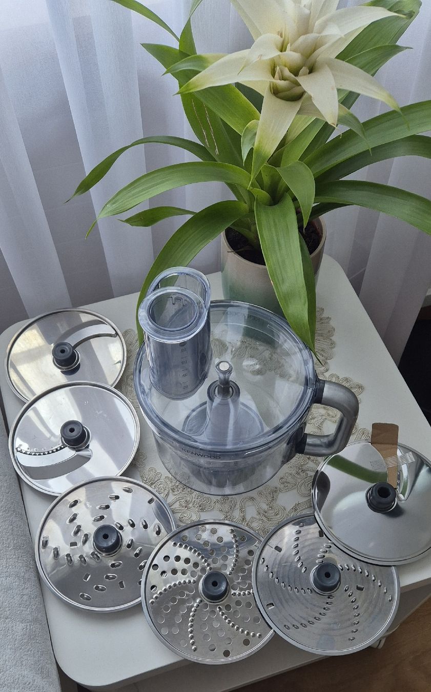 Kenwood Elettrodomestici da cucina: KENWOOD Foodprocessor, Gemüseschneider,Multizerkleinerer – Usato da Oberdorf NW venduto da Roses