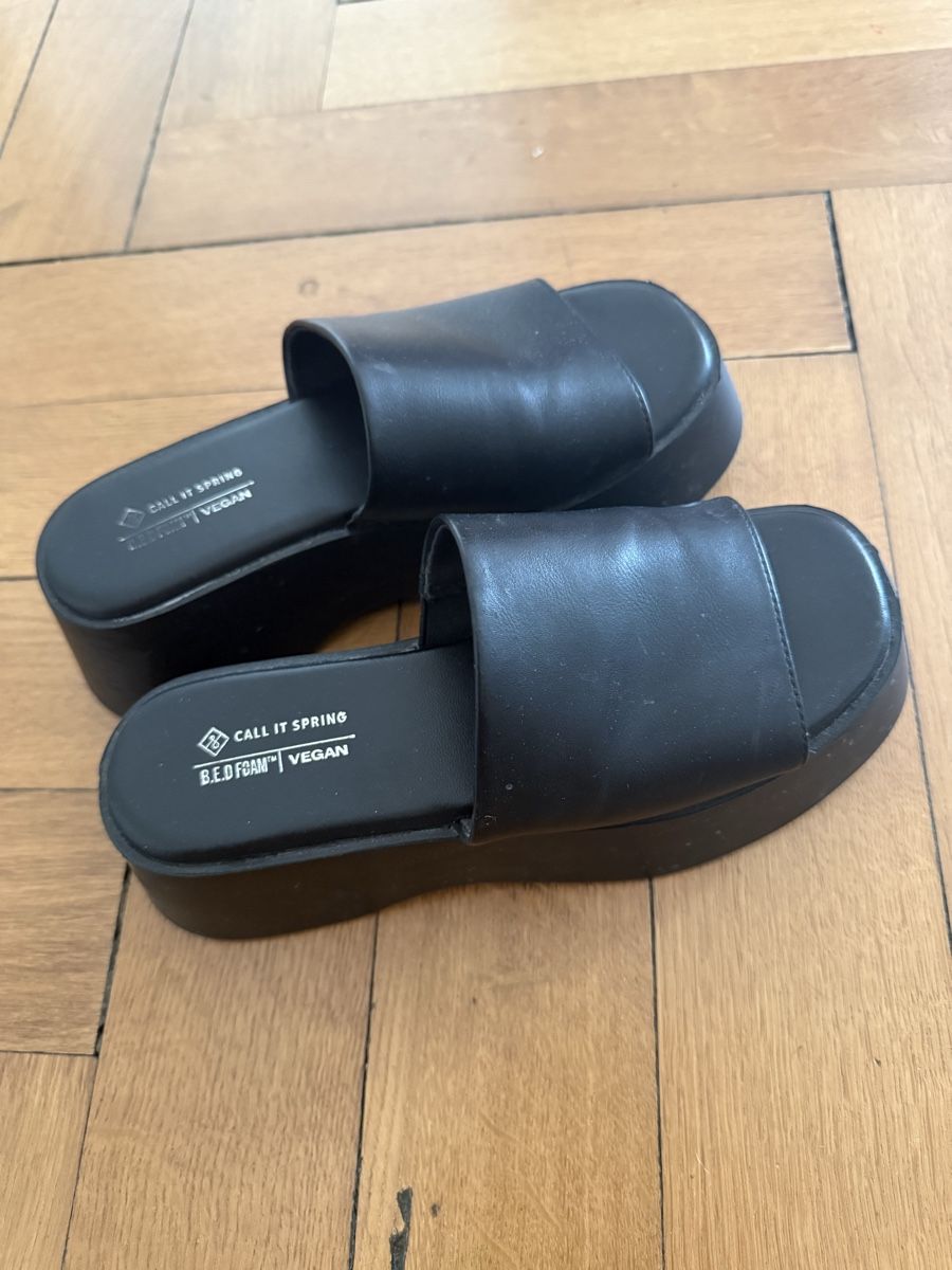 Damenschuhe: Call It Spring Plateau Sandalen schwarz – Gebraucht aus Basel von Inm_r65l 1