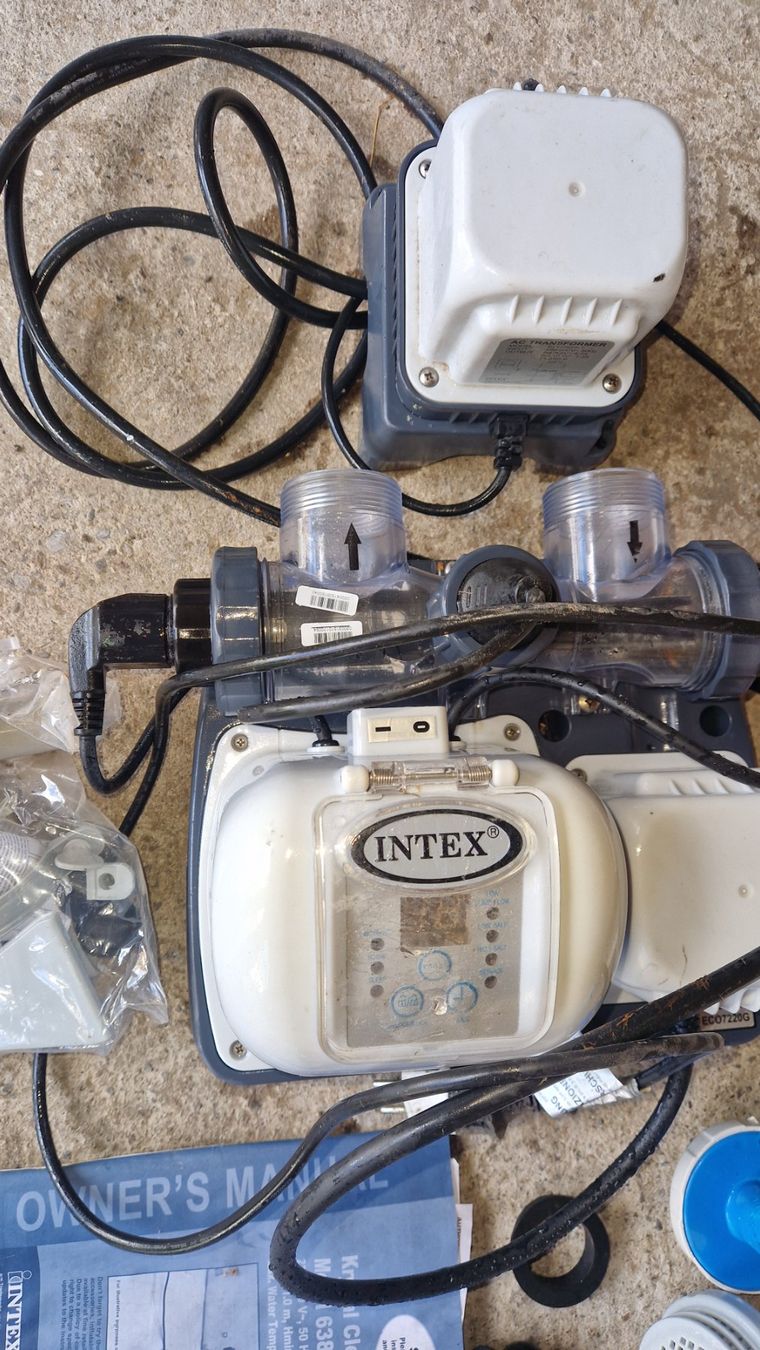 Intex Piscine: diverses Poolzubehör von Intex – Usato da Auw venduto da Holzwurm69 1