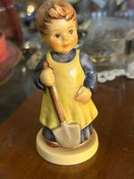 Hummelfigur Hum 727 - Muß noch umgraben OVP. 69.--