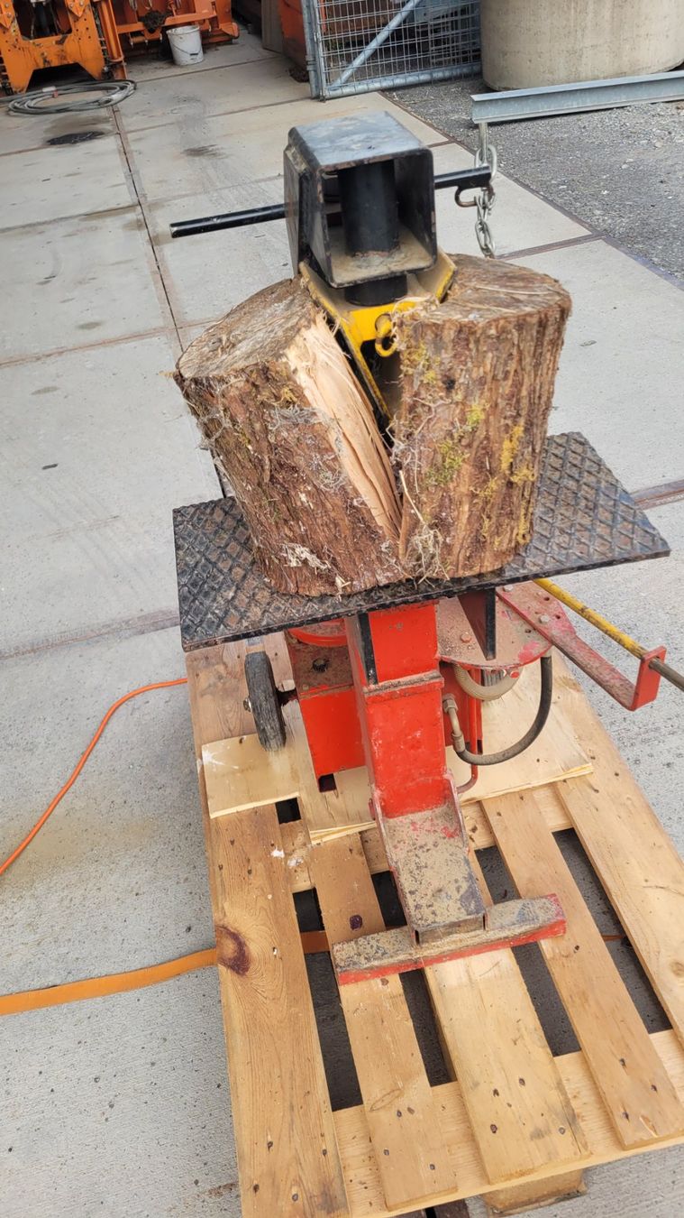 Toutes les machines: Holzspaltmaschine – D'occasion à Kerns par avr75