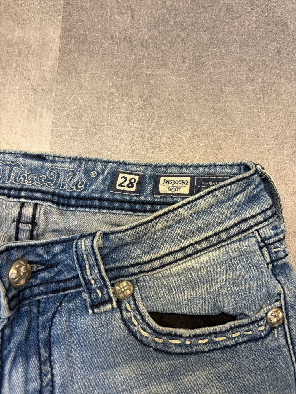 Jeans: Miss Me Bootcut Flared Jeans - Grösse M/28 – Nuovo (secondo la descrizione) da Werdenberg venduto da hase.vintage 4