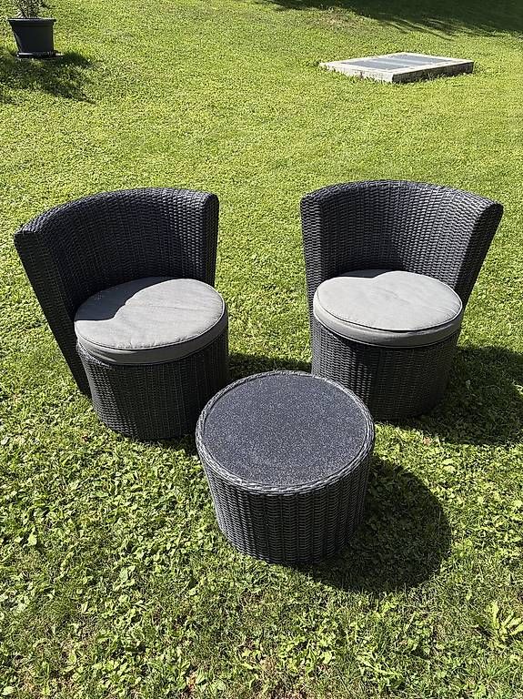Fauteuils: Lounge-Set 3-teilig  2 Sessel + Tisch – D'occasion à Wimmis par Berni78