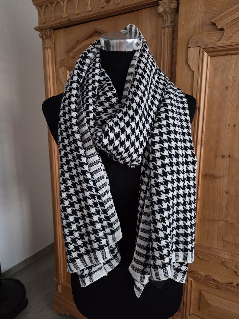Hallhuber Foulard & Sciarpe: schöner Schal, Hallhuber – Nuovo (secondo la descrizione) da Wiesendangen venduto da Sinhuk