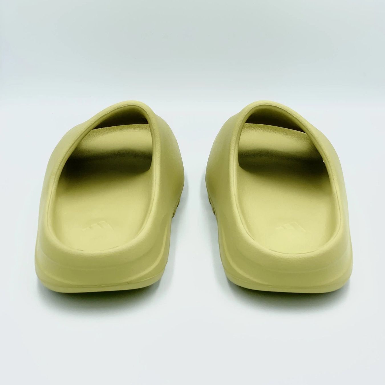 Adidas Scarpe da uomo: Adidas Yeezy Slide Resin EU 38 – Nuovo e nell'imballaggio originale da Erlinsbach venduto da sasneakers 2