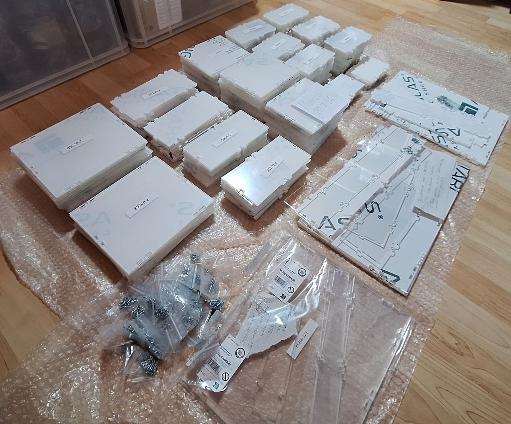 Pokémon Sammelbilder & Trading cards: Pokemon 47 Acryl Cases – Gebraucht aus Andwil SG von popatus 1