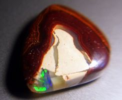 34,6 ct. Koroitopal mit Opalfunken AAA!