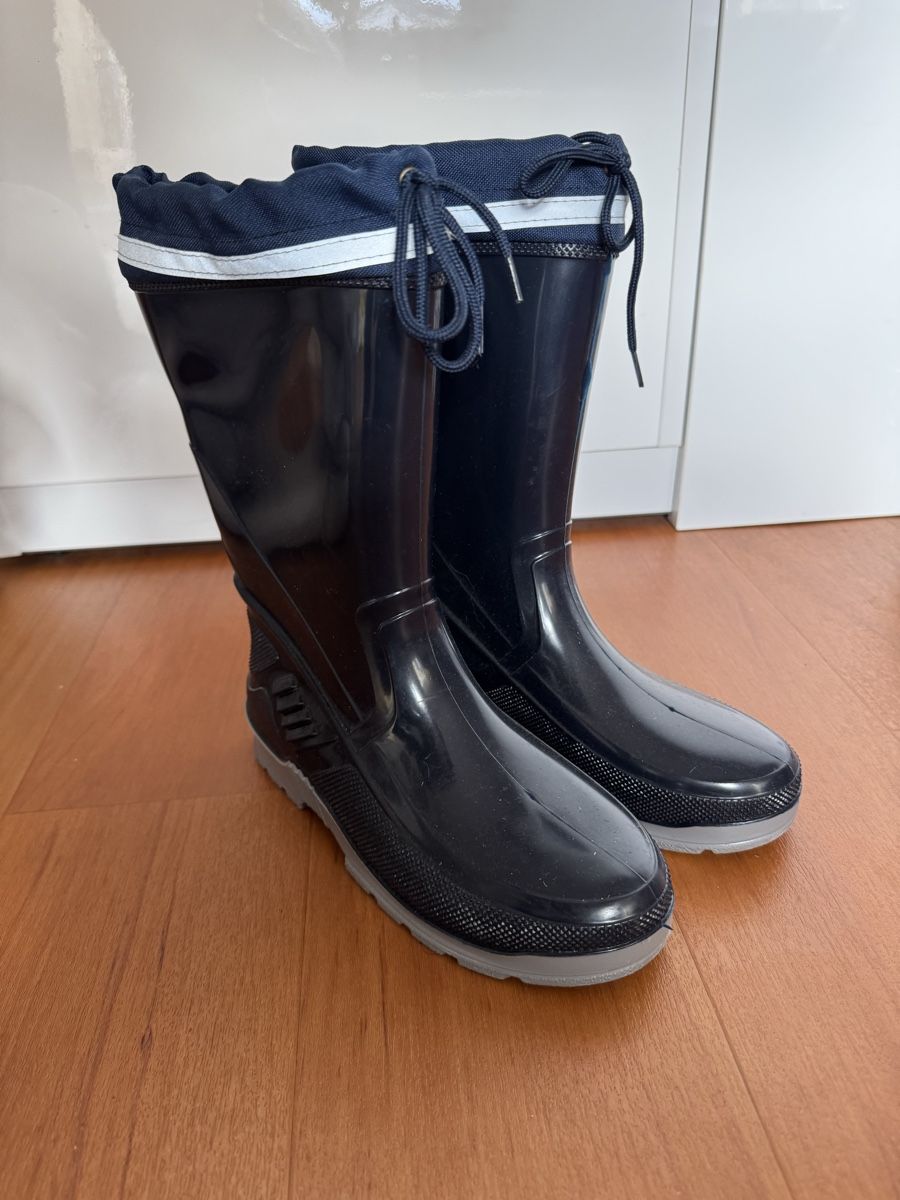 Herrenschuhe: Rain Boots, Size 37 – Gebraucht aus Knonau von yuz_px92