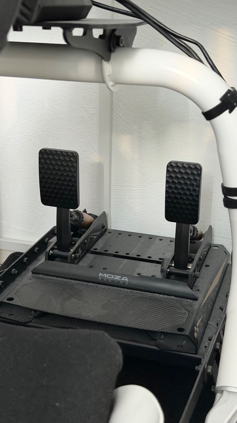 Moza Racing Manettes: Moza Rennsimulator zu verkaufen – D'occasion à Trimmis par Noah57894357 2