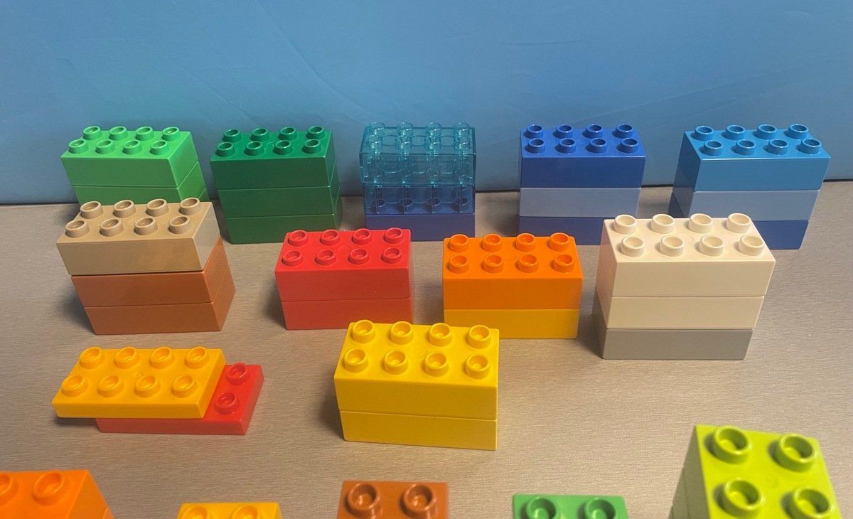 Lego Giocattoli: Lego Duplo meist Basic Bausteine in vielen Farben – Usato da Sirnach venduto da sagrotin 1