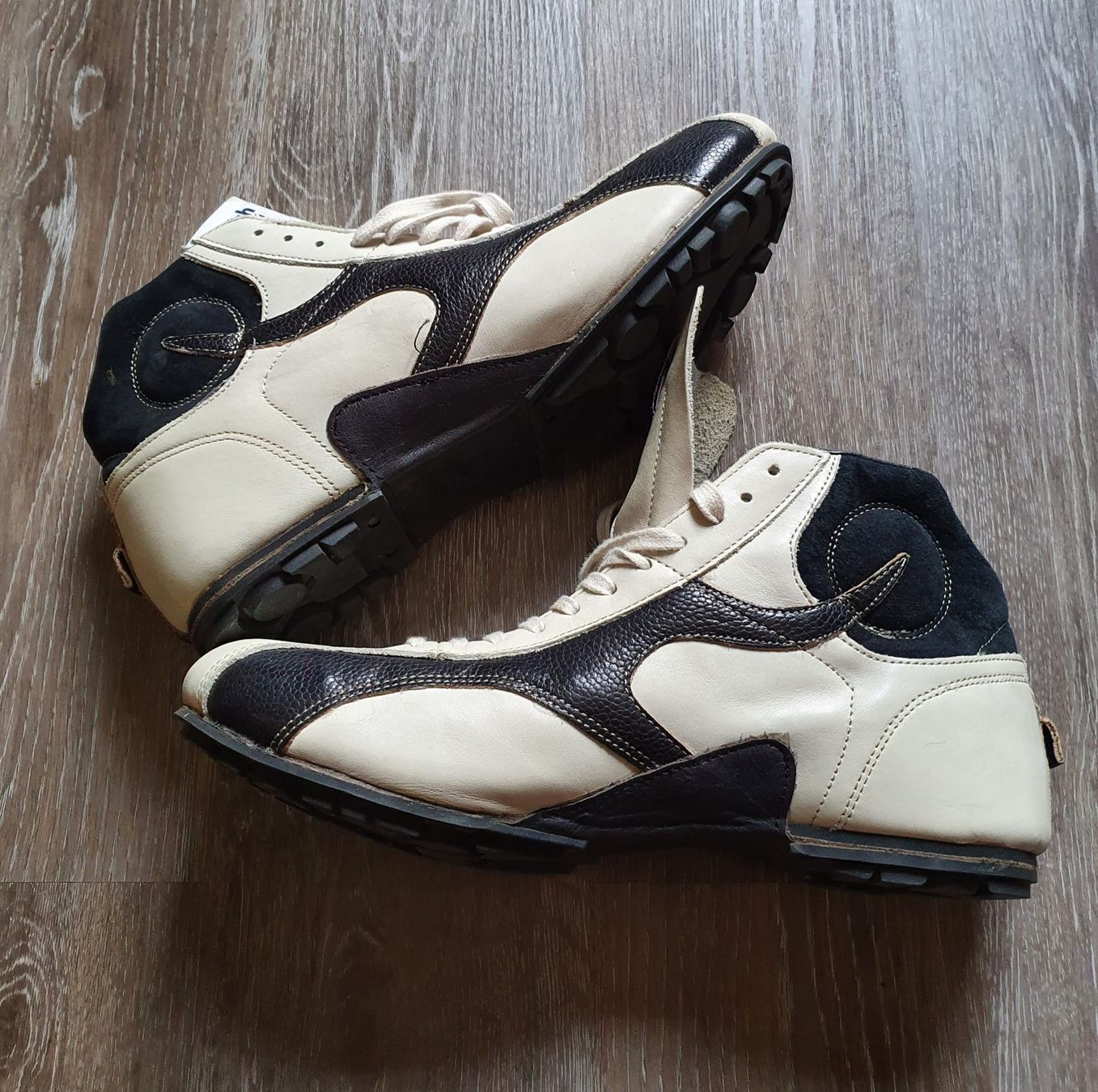 Scarpe da uomo: Norman Walsh Boots 44 EU – Usato da Basel venduto da OnutWOODLAND 4