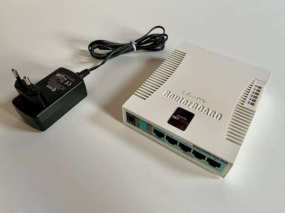 Modem & Router: Netduma R1 Gaming Router mit DumaOS – Usato da Zürich venduto da deviljijn
