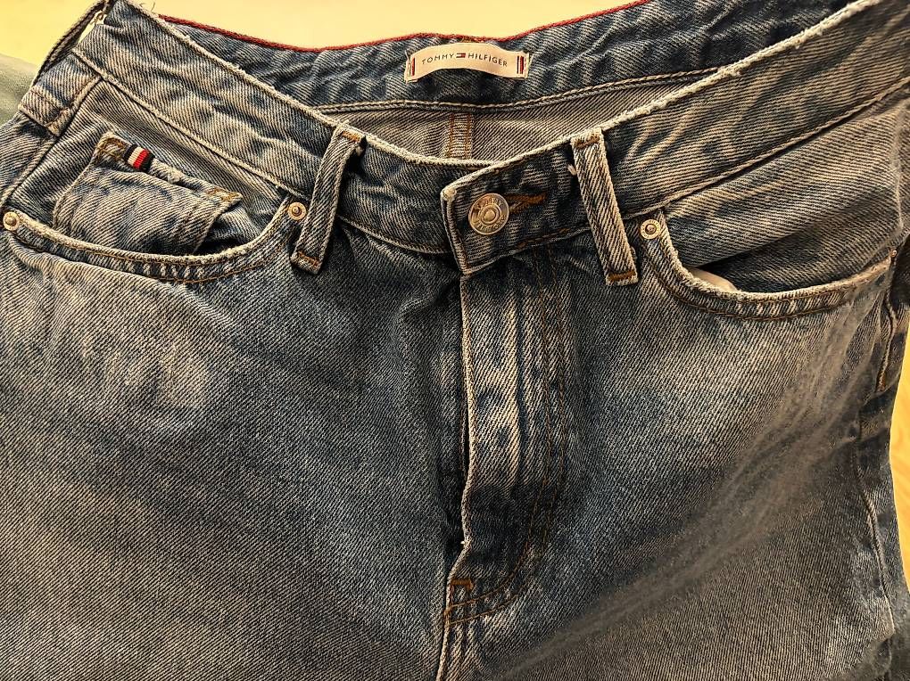 Pantaloni: Hose Tommy Hilfiger – Usato da Uster venduto da sar_hd2w 2