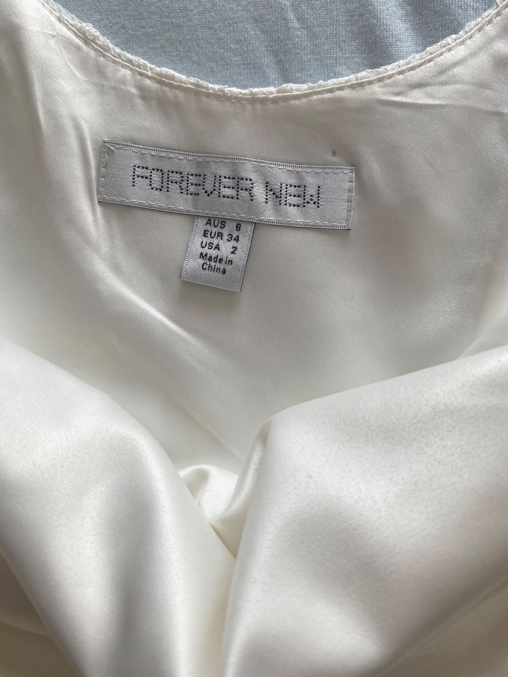 Vestiti: Forever New dress – Usato da Zürich venduto da Yuece 2
