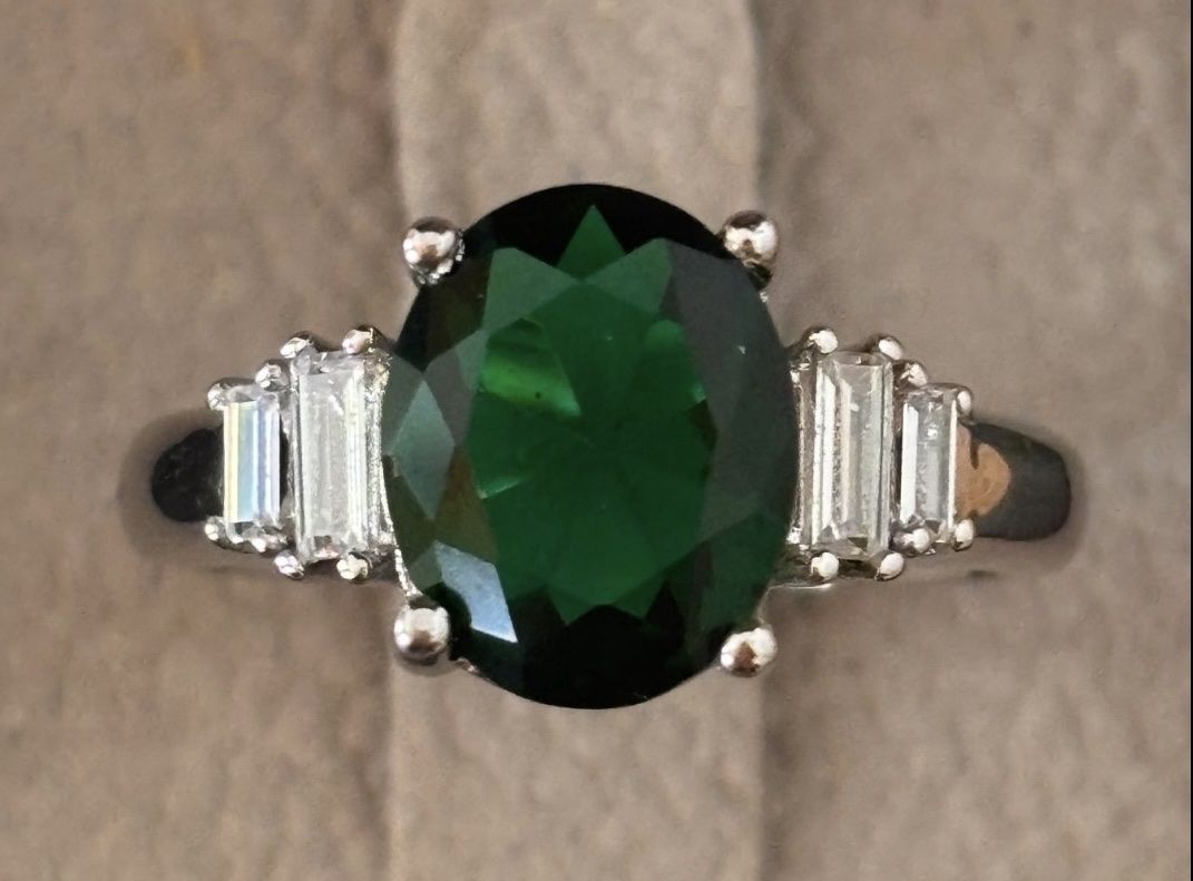 Anelli: Ring 925 Silber mit synthetischem Smaragd, grösse 51 – Nuovo (secondo la descrizione) da Menziken venduto da sense83