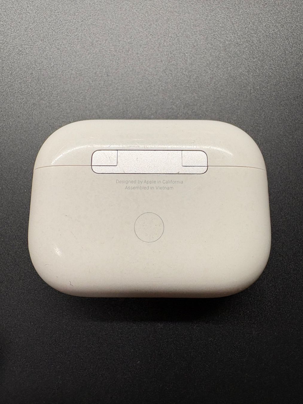 Apple Cuffie: Apple AirPods Pro 2 charging case (A2968). – Usato da Lausanne venduto da Zorrus77 2