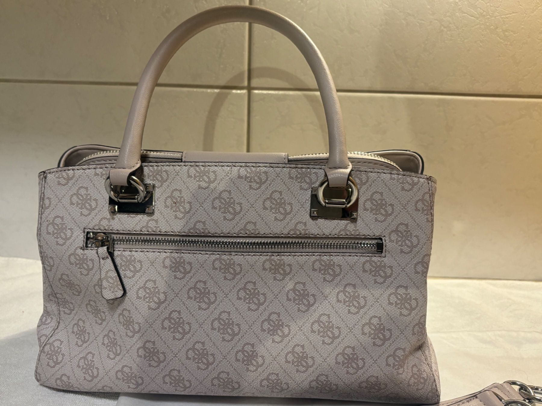 Guess Taschen für Damen: GUESS Tasche – Neu (gemäss Beschreibung) aus Steinen von FIN 2