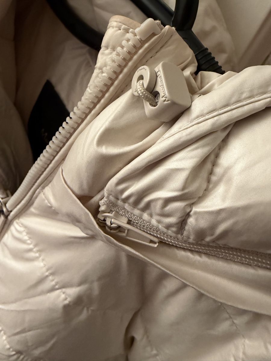 Massimo Dutti Giacche: Massimo Dutti white puffer jacket – Usato da Lausanne venduto da its_zl9h 4