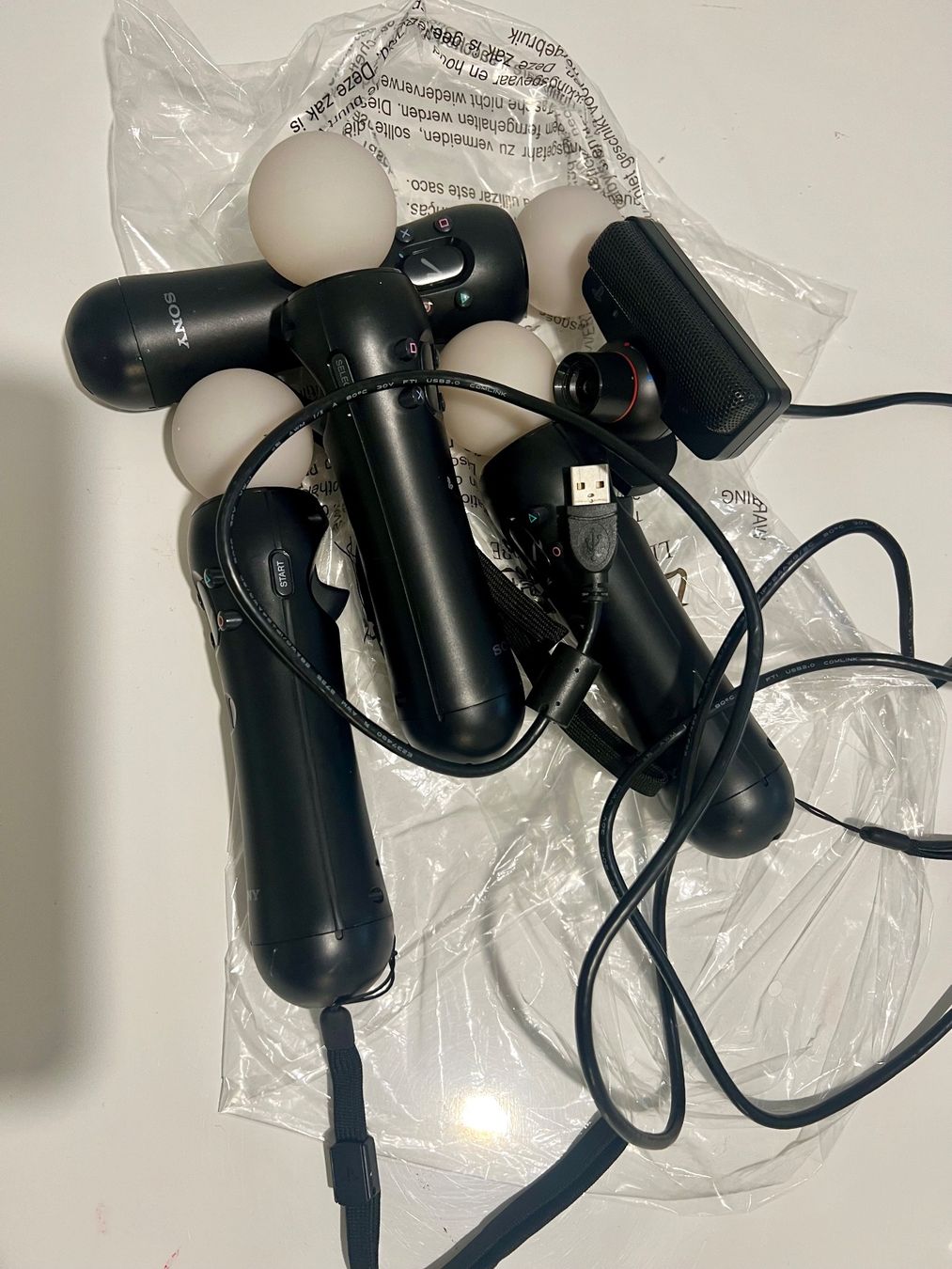 Sony Manettes: PS3 sticks + Cam Ab. 1 FR – D'occasion à Zürich par T.E.B 1