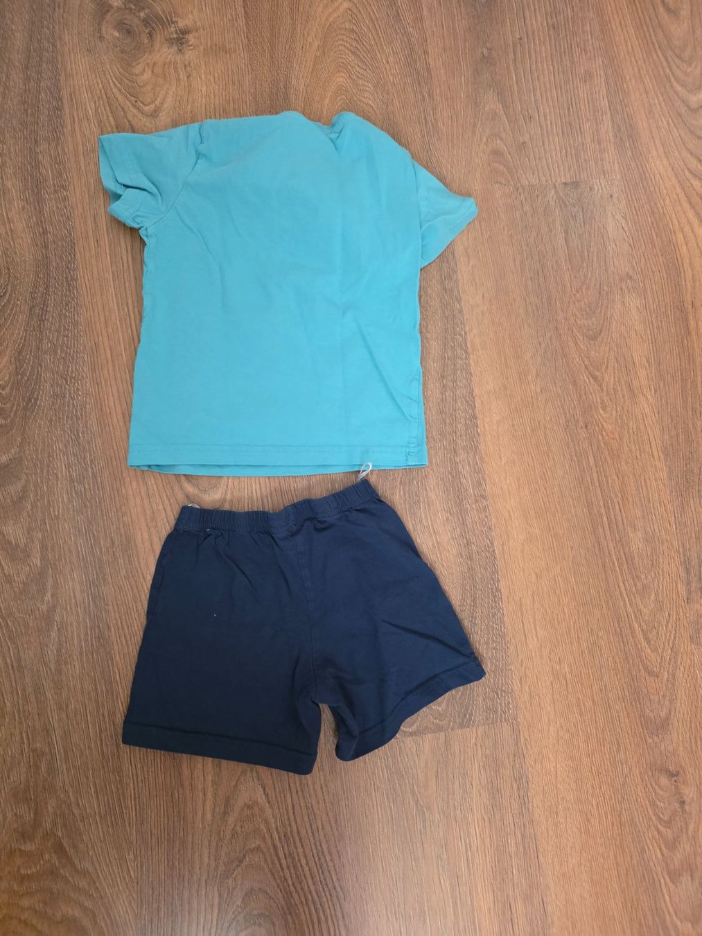 Pyjamas & Ähnliches: Kurzarm Pyjama 2-teilig Gr. 98/104 – Gebraucht aus Nebikon von Japostyle 1