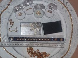 Rings, bracelet, necklace, Lot Modeschmuck, Goldenes Set
