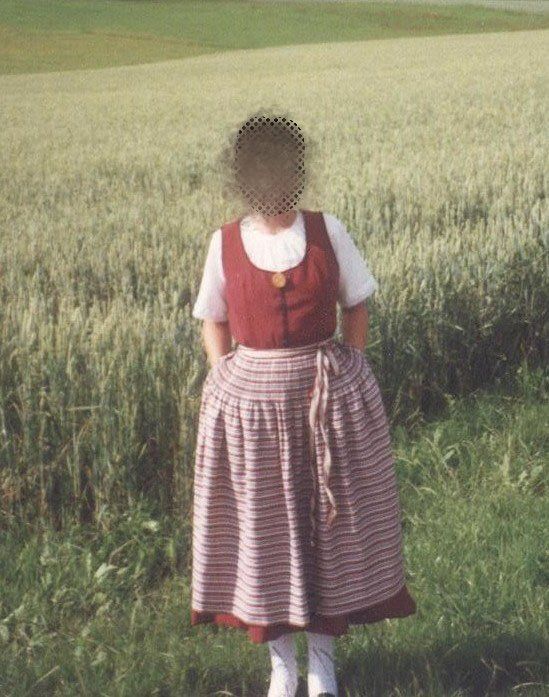 Kleider: Solothurner Werktagstracht – Gebraucht aus Breitenbach von Nie3mals 2