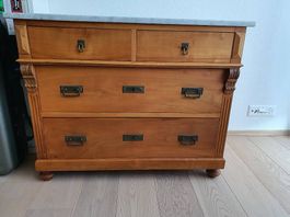 Kommode mit Marmorplatte aus Kirschholz