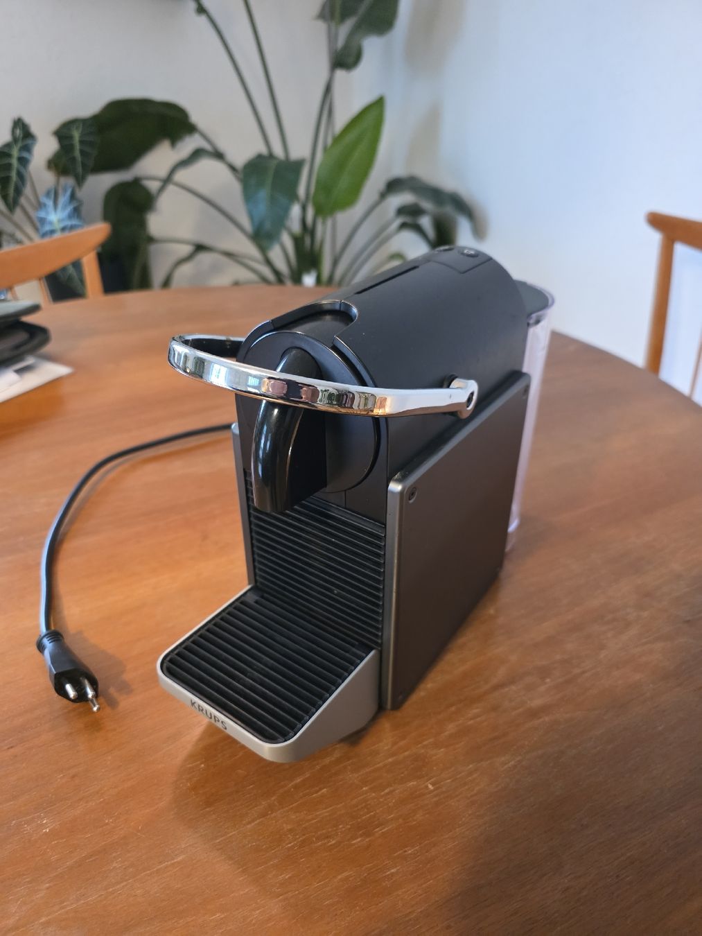 Krups Macchine per caffè & Macchine per espresso: Krups pixie Nespresso  – Usato da Zürich venduto da oz_trade