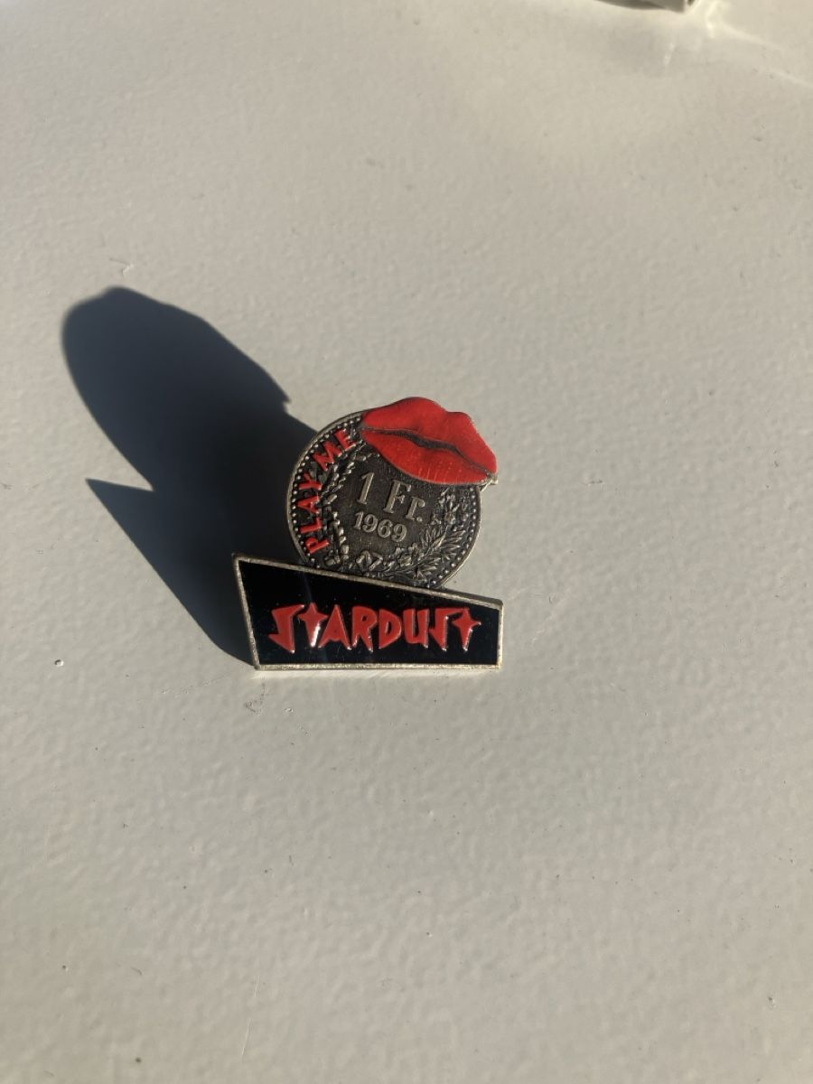 Placchette & Badge: Pin Stardust – Usato da Eschlikon TG venduto da Urs.knopf